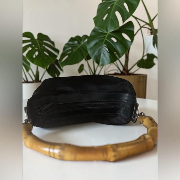 GUCCI Bamboo Shoulder Bag with COA - Picture 4 of 12